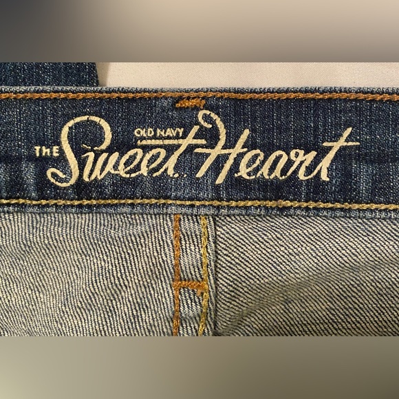 Old Navy sweetheart jeans. Size 20. - Picture 2 of 4